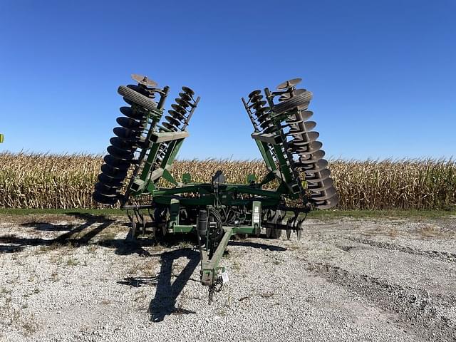 Image of John Deere 637 equipment image 2