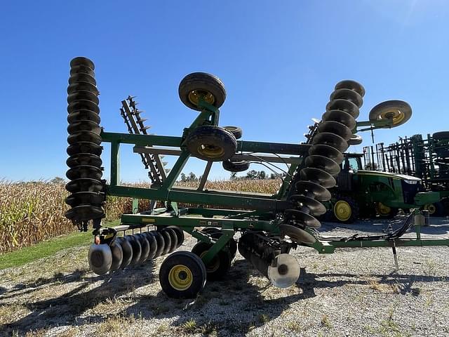 Image of John Deere 637 equipment image 4