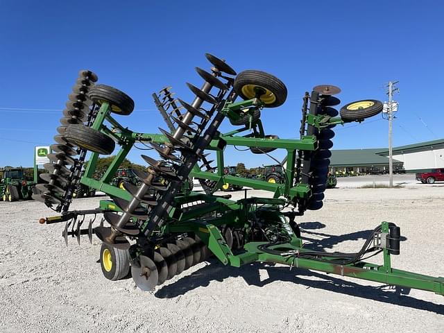 Image of John Deere 637 equipment image 4