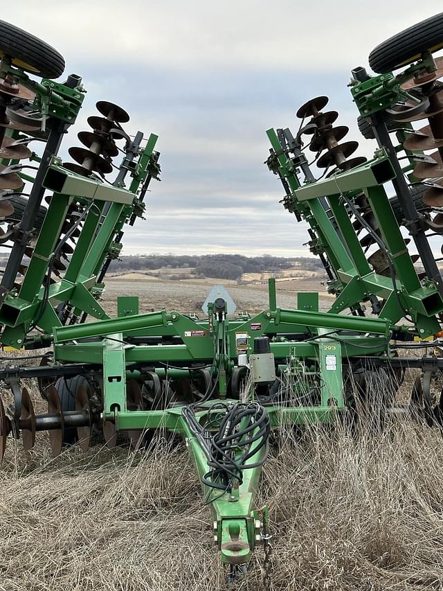 Image of John Deere 637 equipment image 1