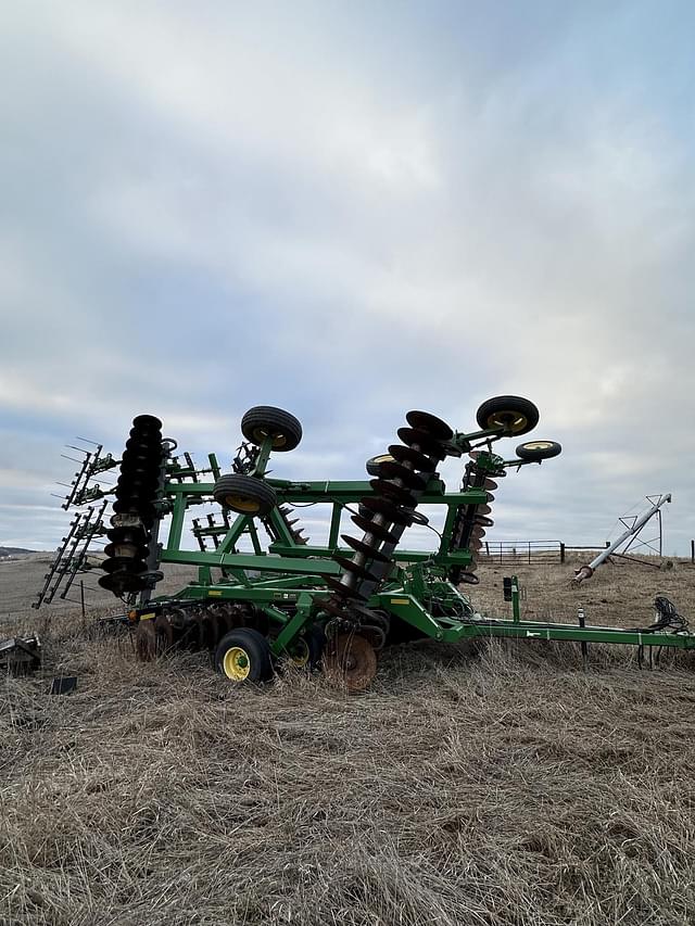 Image of John Deere 637 equipment image 3