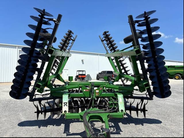 Image of John Deere 637 equipment image 4