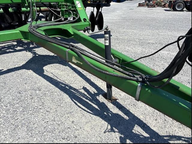 Image of John Deere 637 equipment image 2