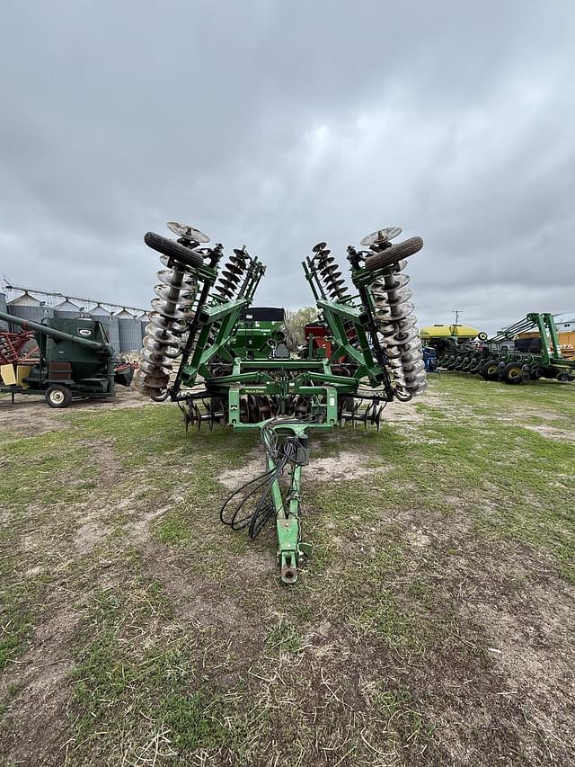 Image of John Deere 637 equipment image 4