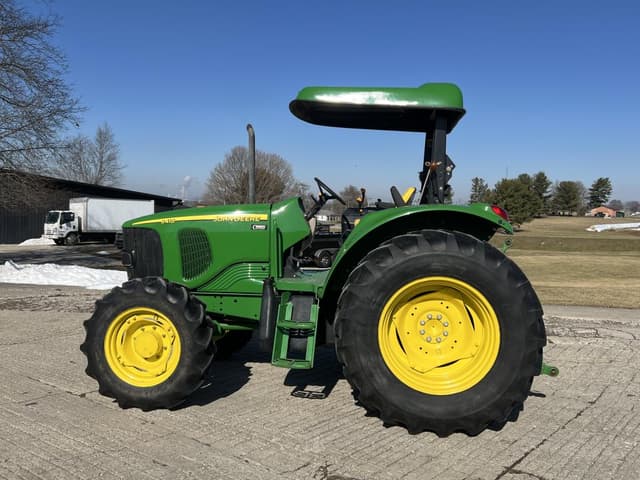 Image of John Deere 6415 equipment image 2