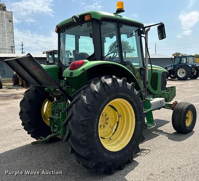 Image of John Deere 6415 equipment image 4