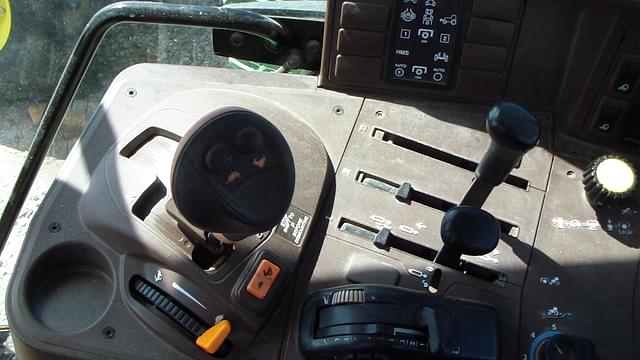 Image of John Deere 6420 equipment image 4