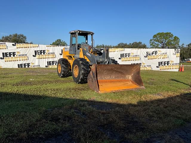 Image of John Deere 644J equipment image 2