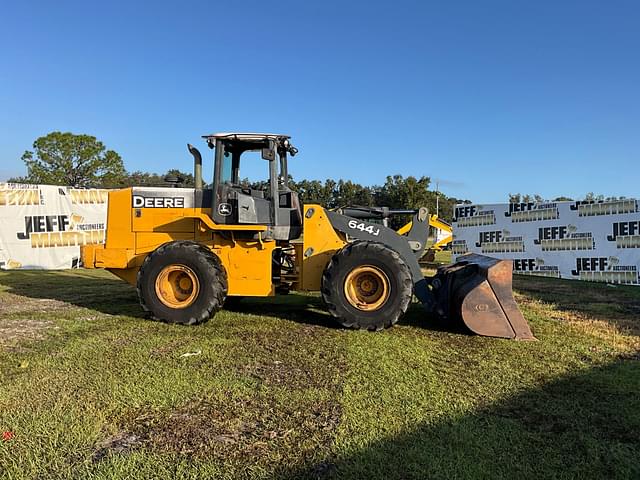 Image of John Deere 644J equipment image 3