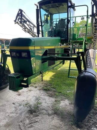 Main image John Deere 6700