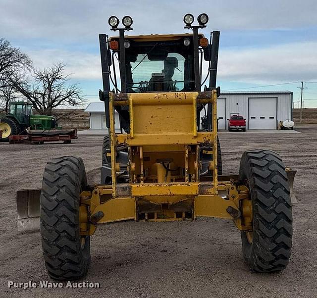 Image of John Deere 670D equipment image 1