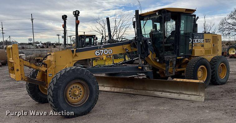 Image of John Deere 670D Primary image