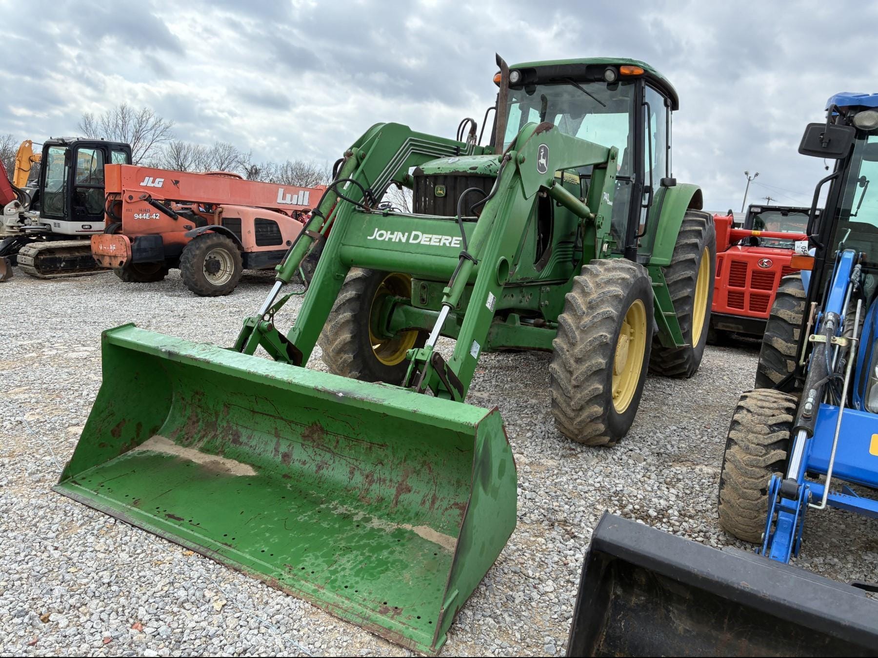 2007 John Deere 6715 Equipment Image0