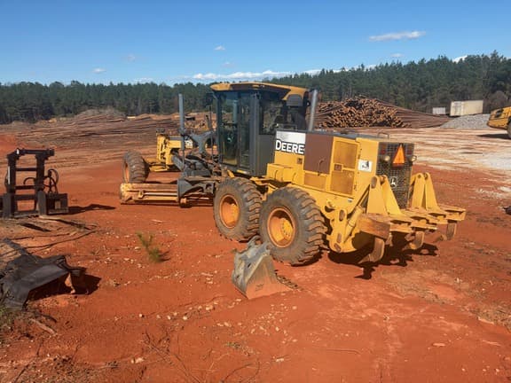 Image of John Deere 672D equipment image 2