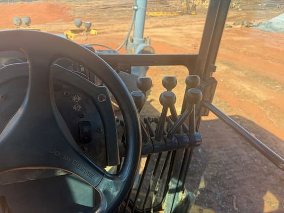 Image of John Deere 672D equipment image 4