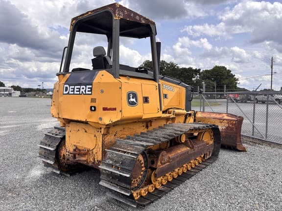Image of John Deere 700J equipment image 3