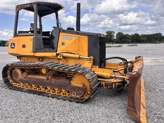 2007 John Deere 700J Equipment Image0