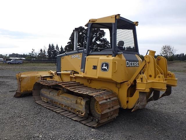 Image of John Deere 700J equipment image 4