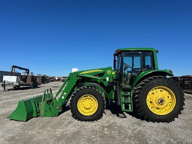 Image of John Deere 7220 equipment image 1