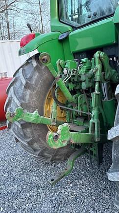 Image of John Deere 7220 equipment image 4