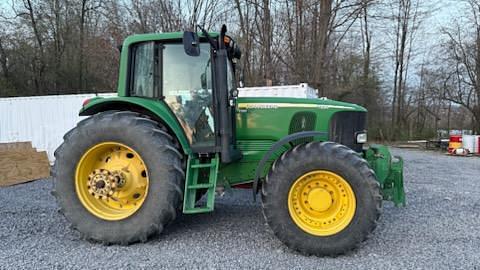 Image of John Deere 7220 Primary image