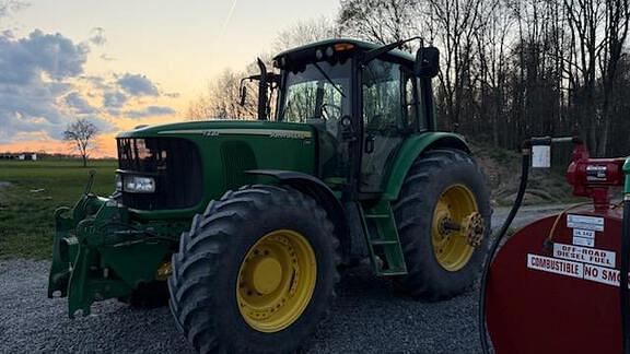 Image of John Deere 7220 equipment image 1