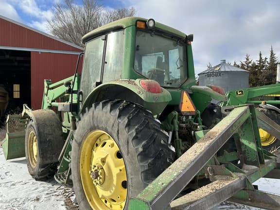 Image of John Deere 7220 equipment image 4