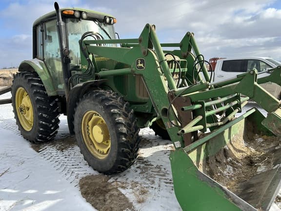 Image of John Deere 7220 equipment image 1