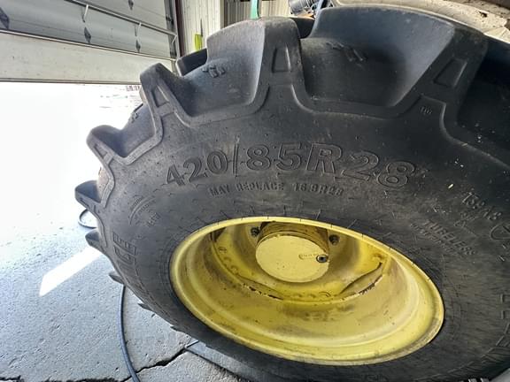 Image of John Deere 7230 Premium Image 1