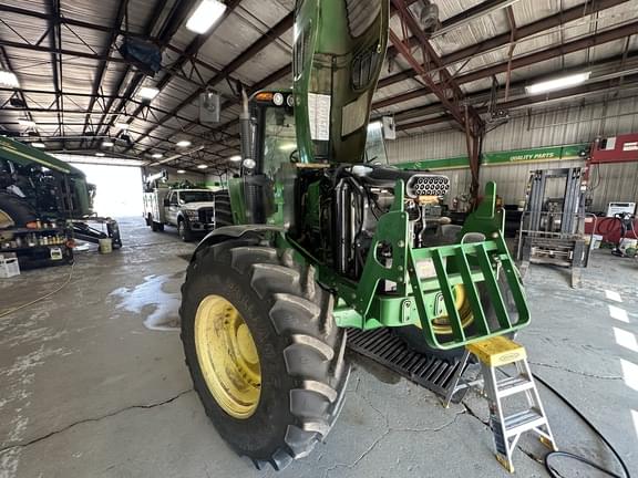 Image of John Deere 7230 Premium Image 0