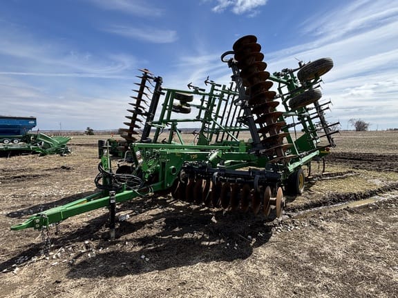 Main image John Deere 726