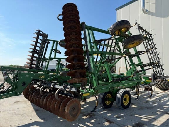 2007 John Deere 726 Equipment Image0
