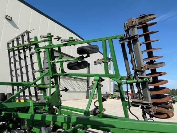 Image of John Deere 726 equipment image 3