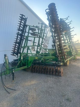 2007 John Deere 726 Equipment Image0