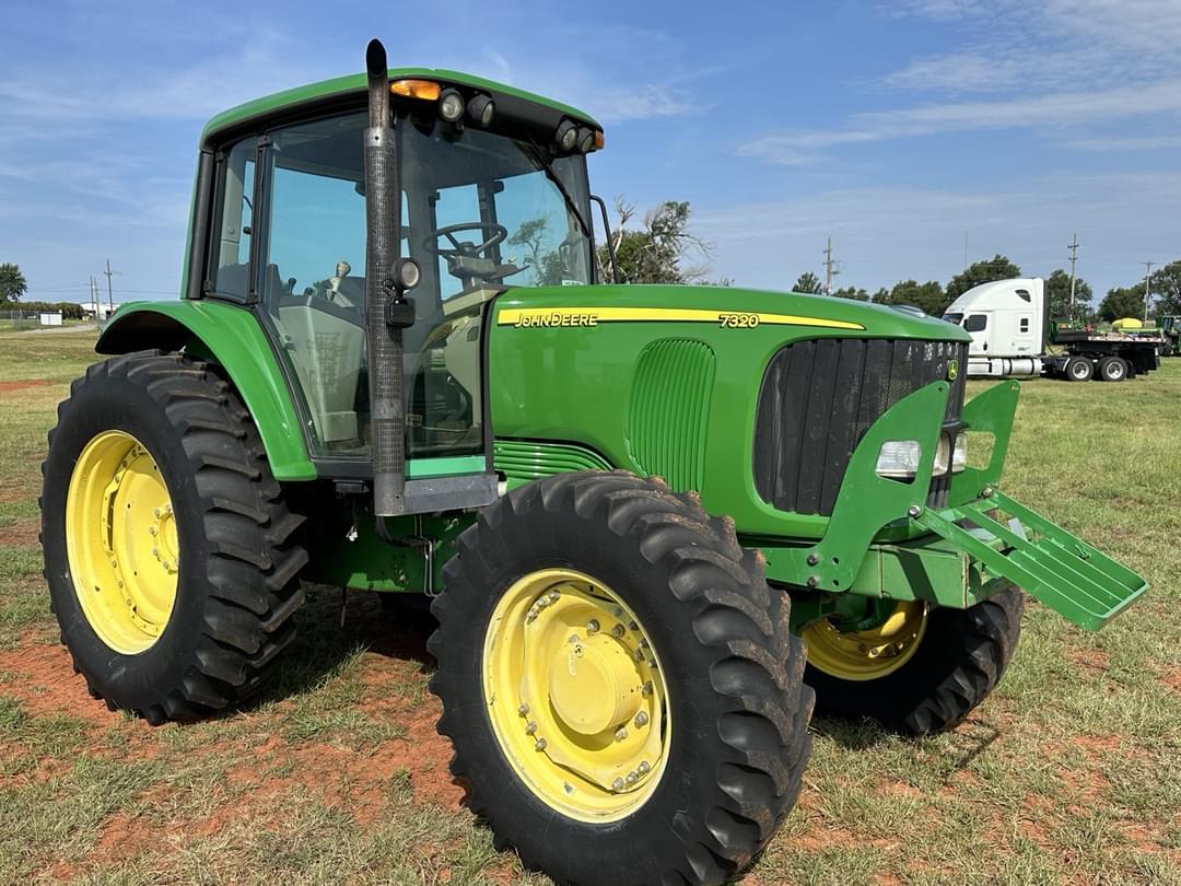 Image of John Deere 7320 Primary image