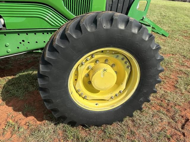Image of John Deere 7320 equipment image 2