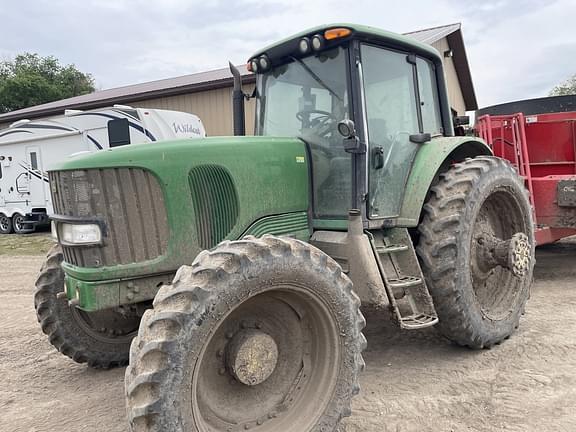 Image of John Deere 7320 equipment image 3