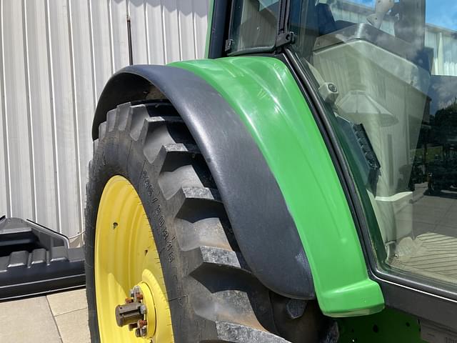 Image of John Deere 7320 equipment image 3