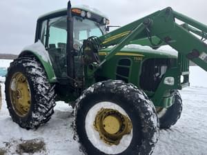 2007 John Deere 7330 Image