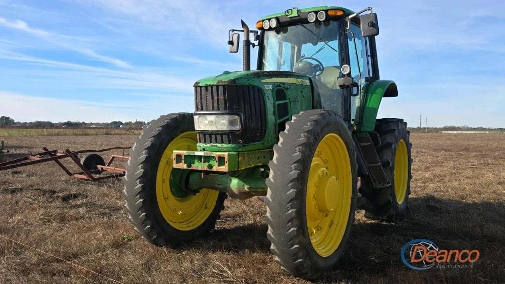 Image of John Deere 7330 Primary image