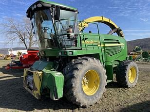 Main image John Deere 7400 0