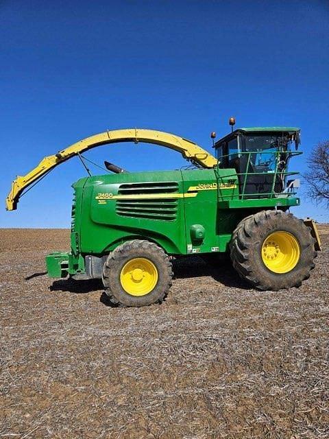 Image of John Deere 7400 Primary image