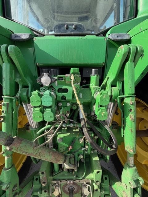 Image of John Deere 7420 equipment image 4
