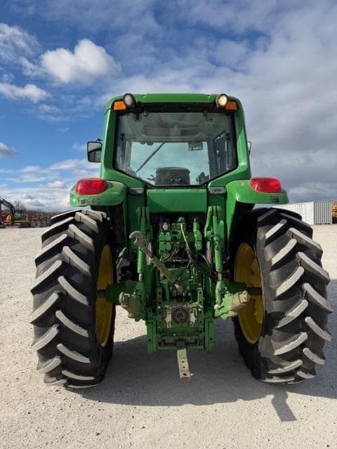 Image of John Deere 7420 equipment image 3