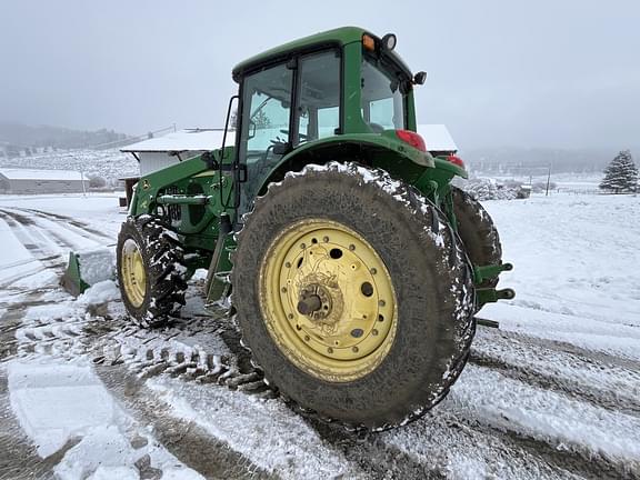 Image of John Deere 7420 equipment image 2