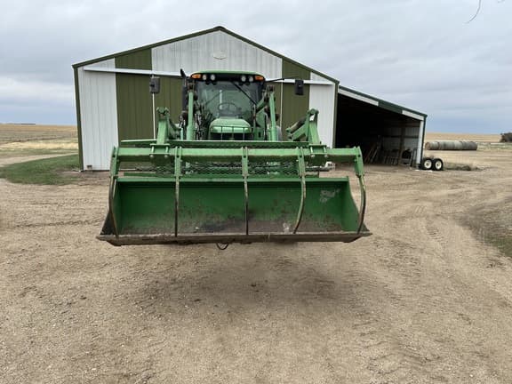 Image of John Deere 7420 equipment image 2