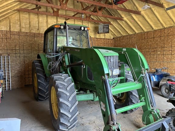 Image of John Deere 7420 equipment image 1