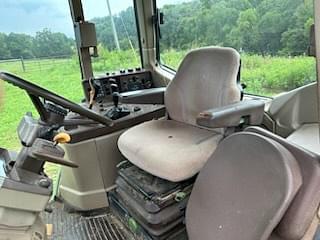 Image of John Deere 7420 equipment image 2