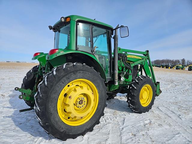 Image of John Deere 7420 equipment image 2