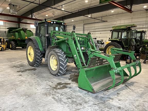 Image of John Deere 7420 Primary image